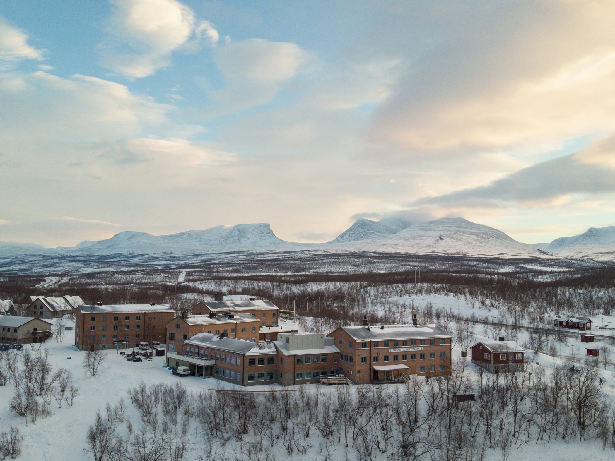 Abisko Fjällstation i vinterskrud