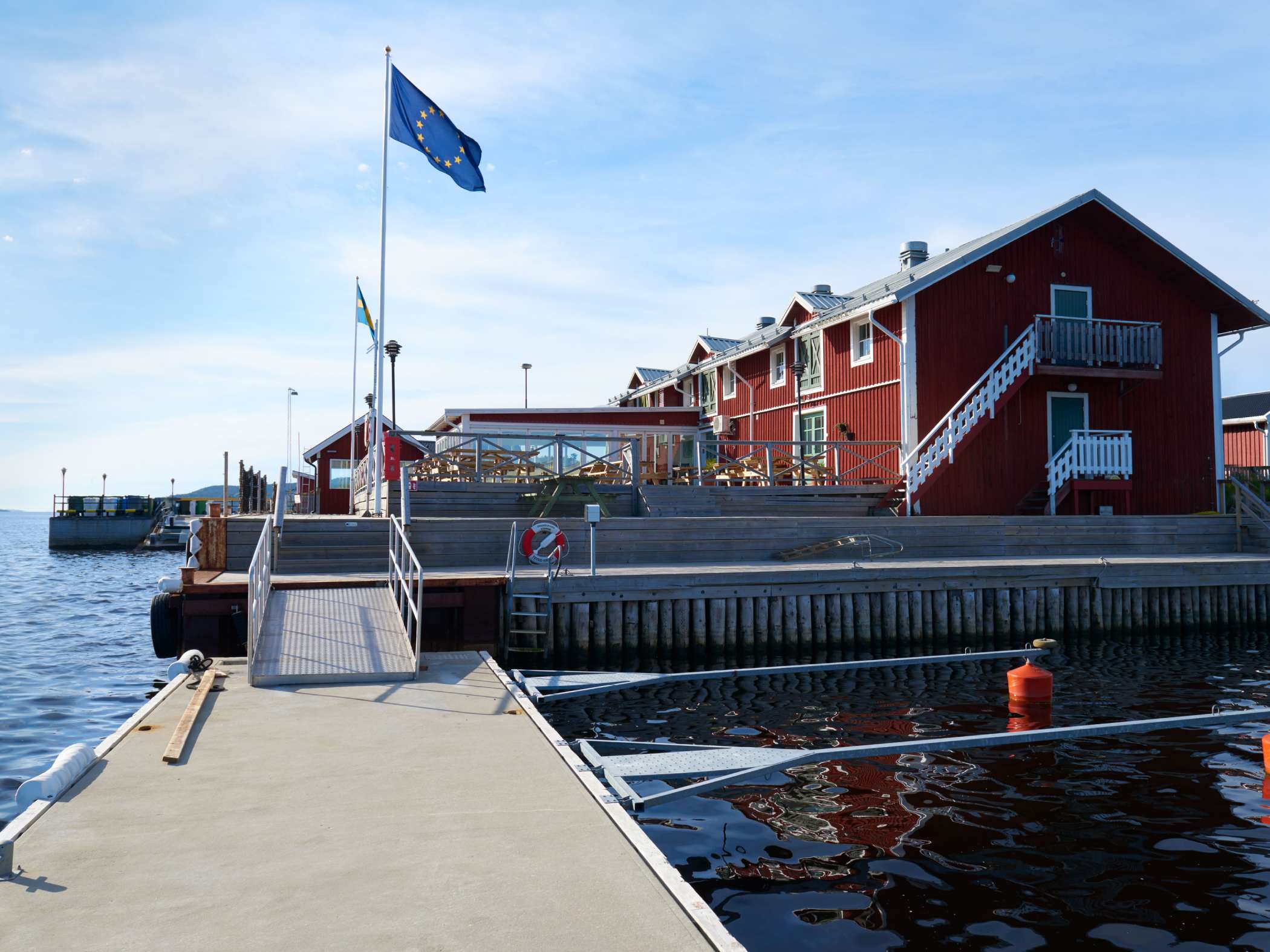 Bryggan vid Kajkanten i höga kusten.