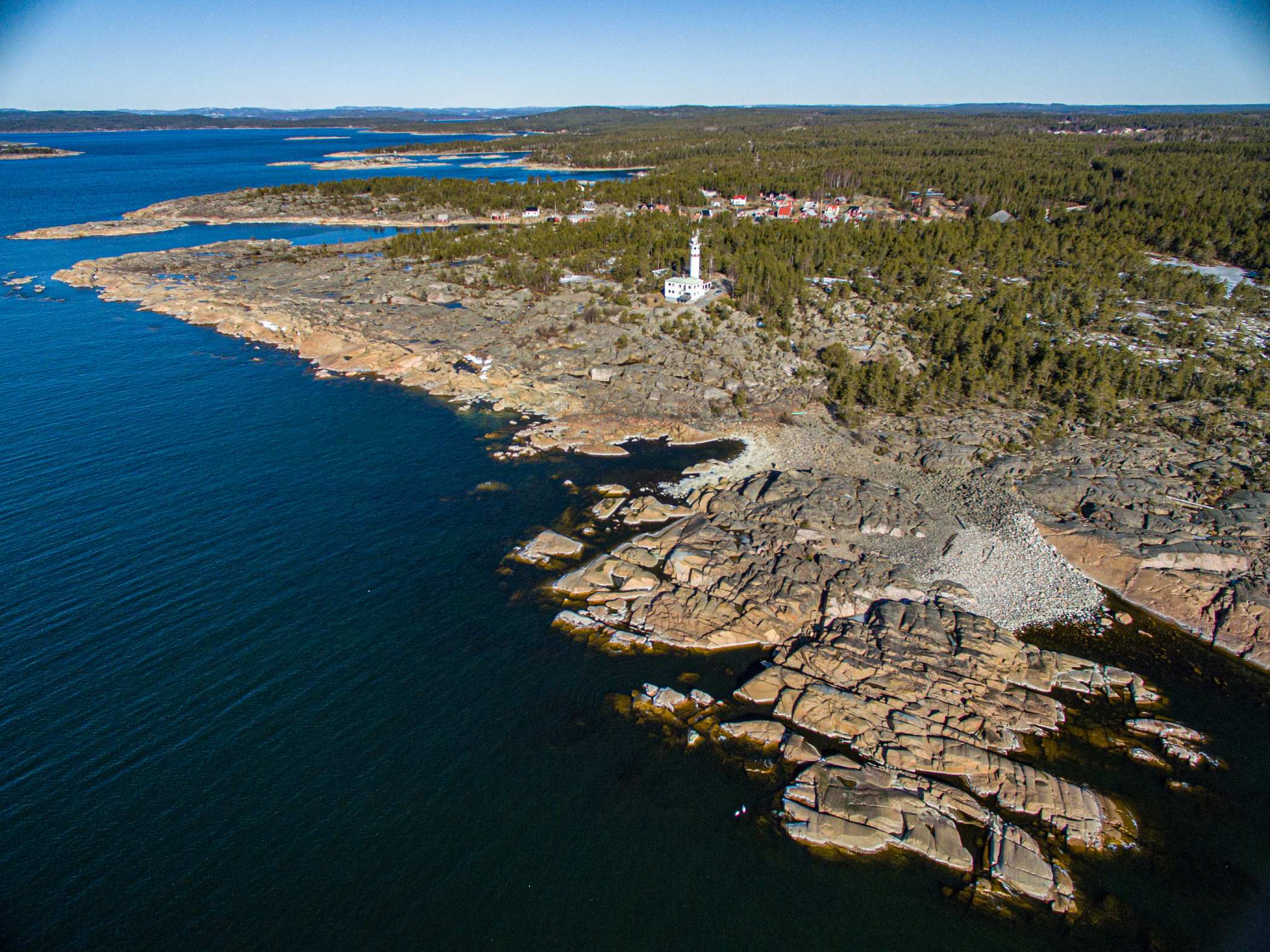 Flygfoto över skärgården Trysunda.