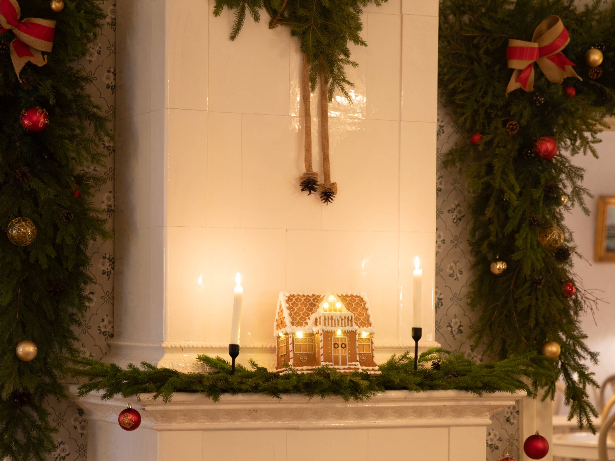 Traditionella juldekorationer på STF Gysinge Wärdshus & Hotell
